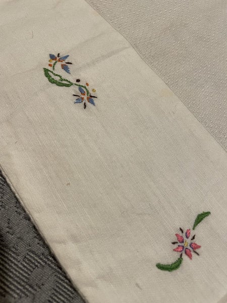 A lovely little vintage embroidered Huckaback hand Cloth Carousel 4