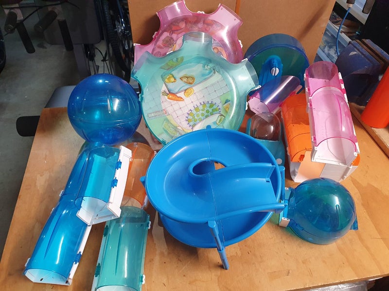 ZHU ZHU Pets Track Carousel 1