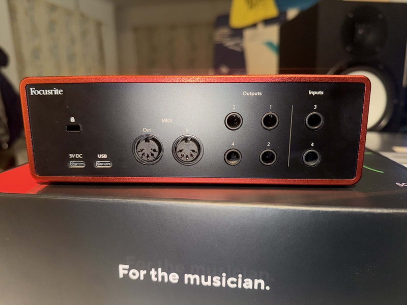 Focusrite Scarlett 4i4 USB-C Audio/MIDI Interface (4th Generation)64142343090691113