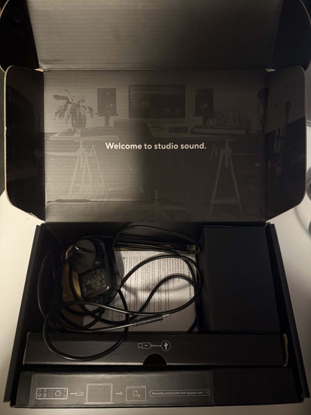 Focusrite Scarlett 4i4 USB-C Audio/MIDI Interface (4th Generation)64142343090691112
