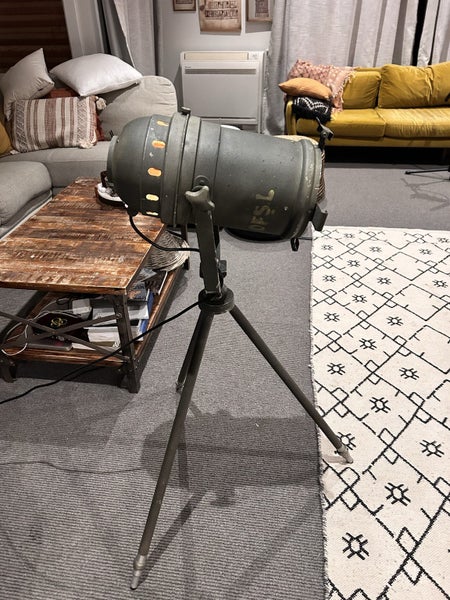 Industrial searchlight tripod lamp Carousel 9