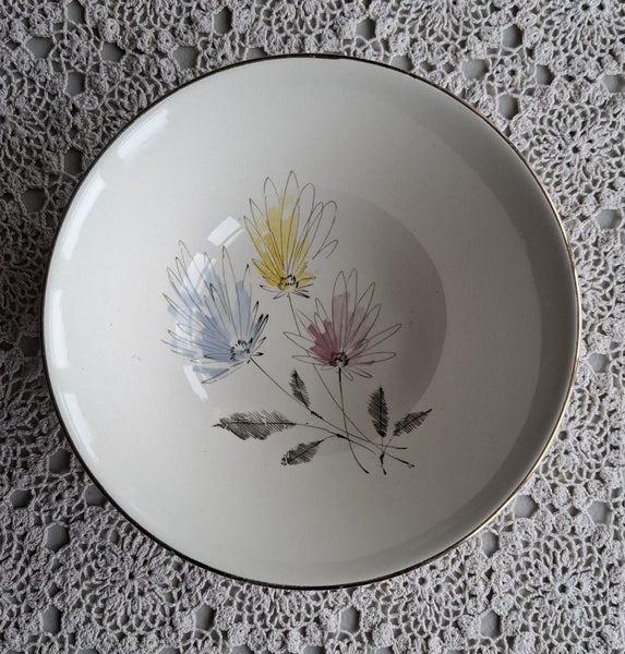 Crown Lynn older serving or salad bowl