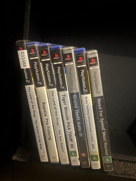 PS2 console x 7 games Carousel 2