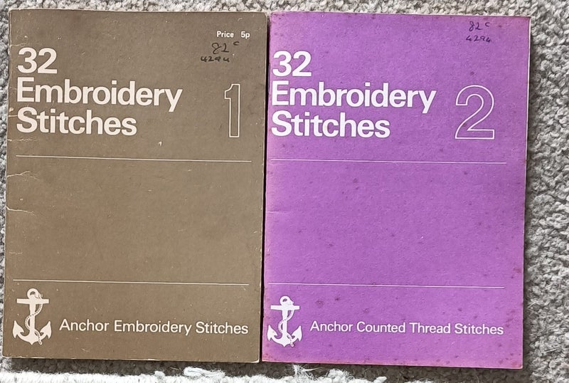 Pocket embroidery books Carousel 1