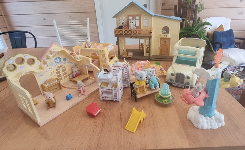 Sylvanian Families Bulk Set – Houses, Vehicles & Playsets Carousel 1