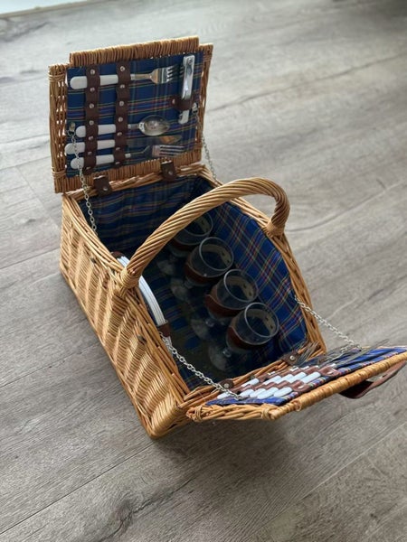 Willow Picnic Basket Set for 6 Persons Carousel 2