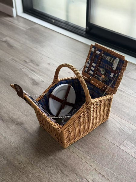Willow Picnic Basket Set for 6 Persons Carousel 6