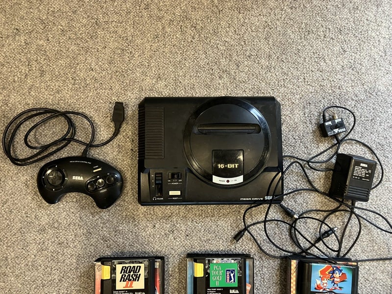 Sega Megadrive + 6 games Carousel 2