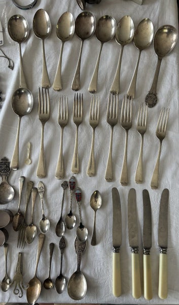 Mega Jewelry and all sorts Bulk lot $1 RESERVE Carousel 9