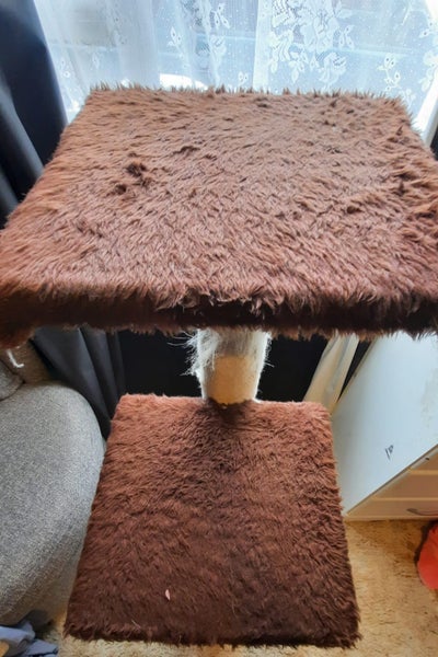 Large Cat Scratching Pole Carousel 1
