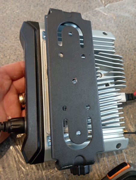 Hytera UHF 400-470Mhz DMR/Analog Radio MD652 Carousel 4