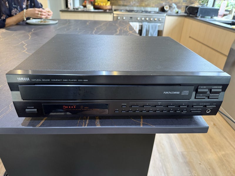 Yamaha 5 Disc CD Player Carousel 1