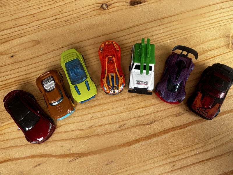 7 hot wheels car Carousel 2