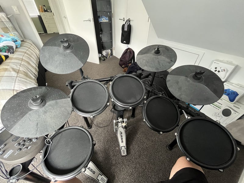 Alesis Nitro Mesh Electronic Drum Kit64019197203586114