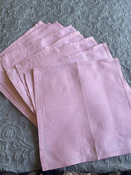 8 perfect beautiful quality vintage pink linen serviettes ! Carousel 1