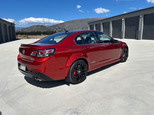 2017 Holden Commodore VF2 SS-V Redline64019636615170113