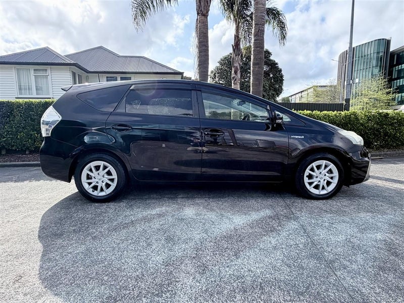 2012 Toyota Prius Alpha Hybrid | Spacious 7-Sea...64251925767683113