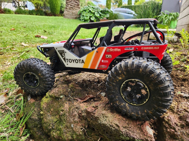 1/10 Scale Axial Wraith 4WD Rock Racer / Crawler64020501705857113