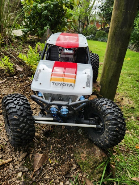 1/10 Scale Axial Wraith 4WD Rock Racer / Crawler64020501705857111