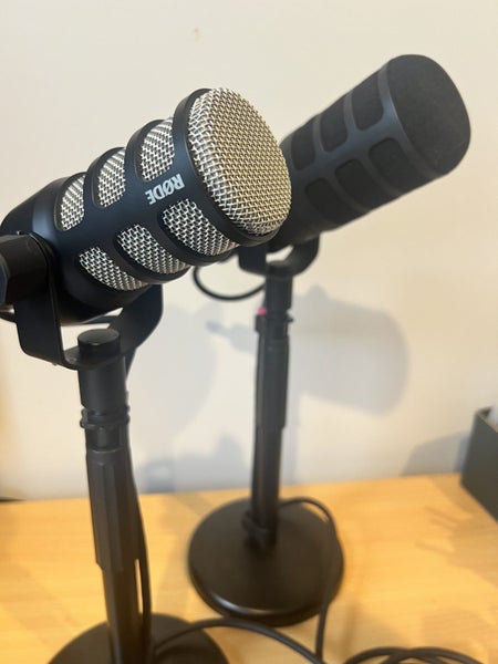 RODECaster Pro II & 2 X Rode mics with stands64020722842755111