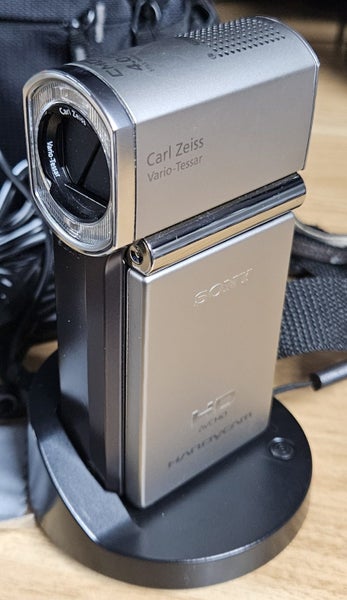 Sony Digital Video Camera HDR-TG1E with Dock Carousel 1