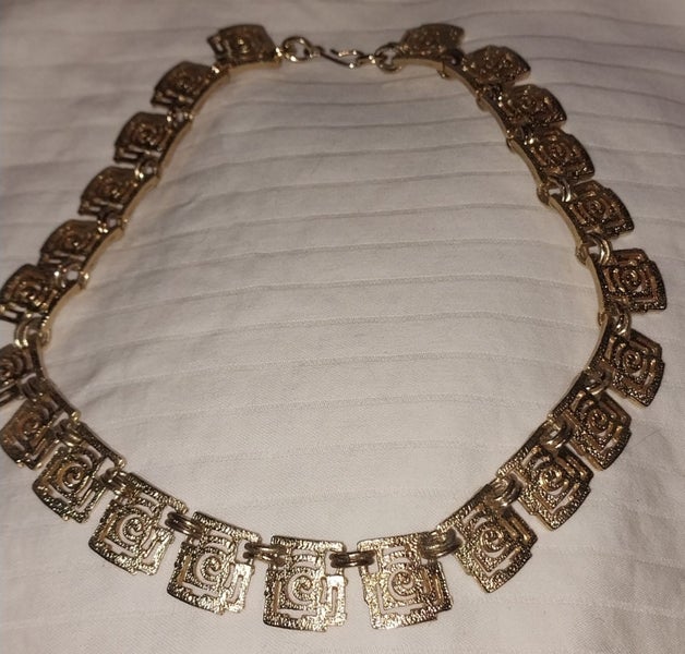 Trifari necklace Carousel 1