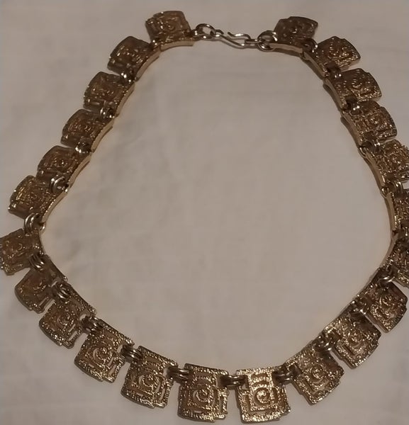 Trifari necklace Carousel 2