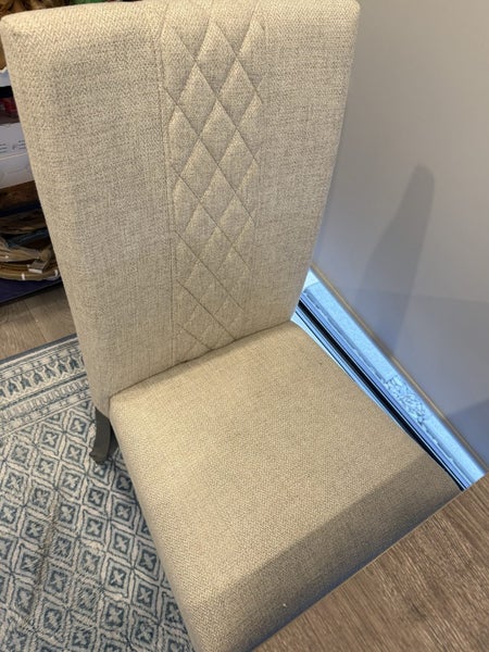 4-Seater Dining Table for Sale64039827534593111