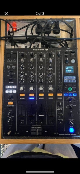 CDJ 2000 NX2’s, DJM 900 NX2 Carousel 2