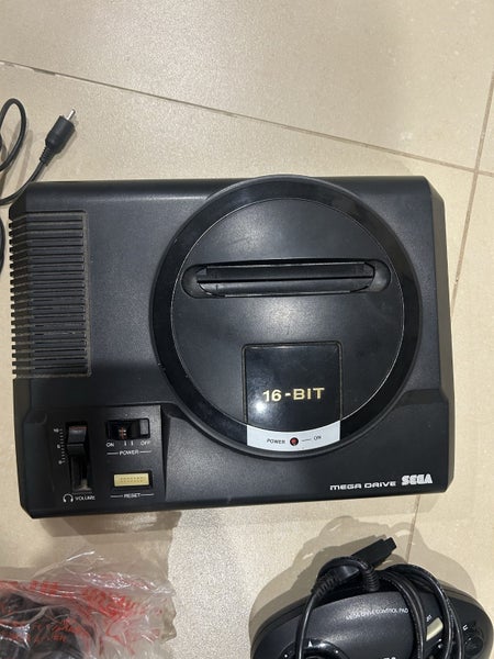 Sega Megadrive original in box with games Carousel 2