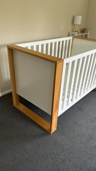 Mocka Cot & Mattress + Bedding Carousel 2