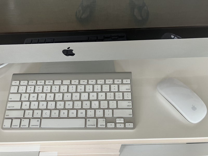 Apple iMac 27 inch screen, mid 2011 Carousel 2
