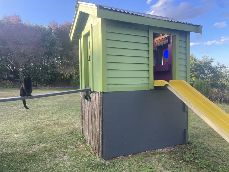 PLAY HOUSE/ GANG HUT -O.N.O64556979799939110