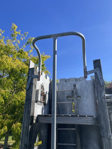 PLAY HOUSE/ GANG HUT -O.N.O64556979799939111