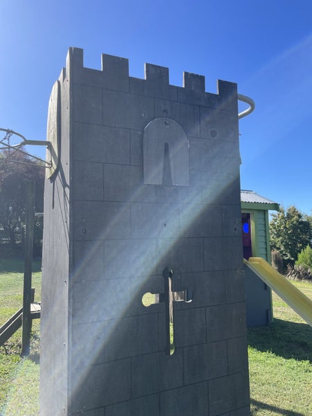 PLAY HOUSE/ GANG HUT -O.N.O64556979799939112