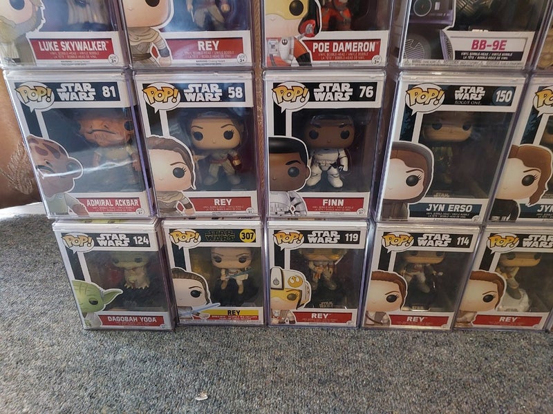 STAR WARS FUNKO POP - 24 IN TOTAL (All IN HARD CASE PROTECTOR'S) Carousel 2