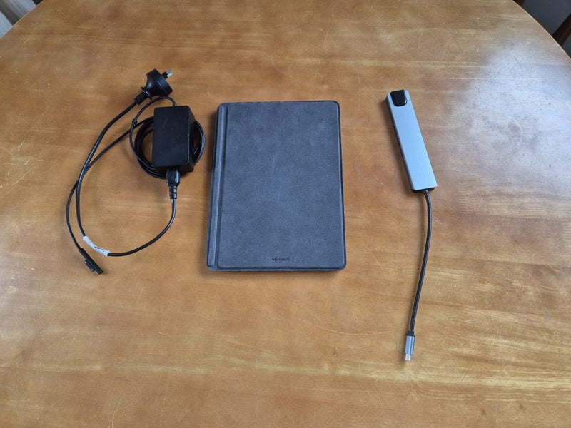 Microsoft Surface Go + Dock Carousel 2