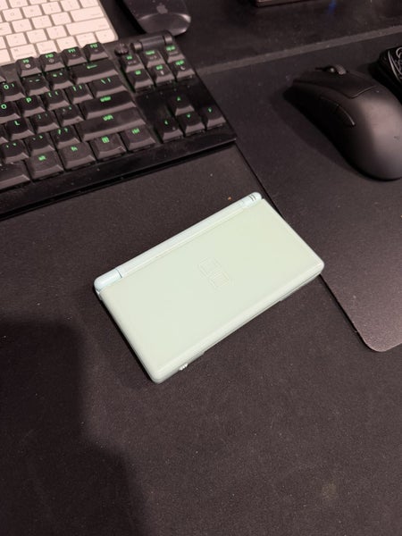DS Lite - Sea foam Green - $1 Reserve! Carousel 2