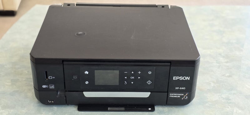 Epson XP 640 Ink Jet Printer with 6 ink cartridges and 5 packs of photo paper Carousel 1
