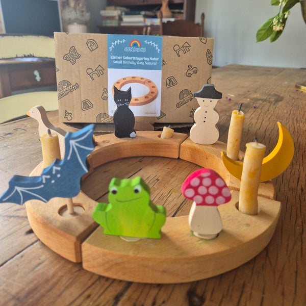 Grimm celebration ring plus 7 cute figures. Carousel 1