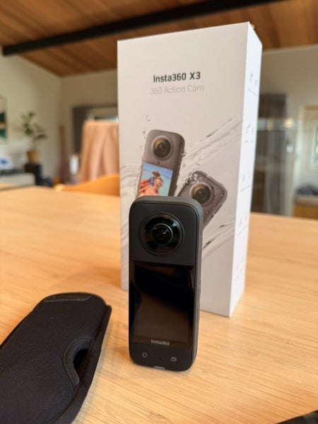 Insta360 X3 - incredible action cam & stick Carousel 2