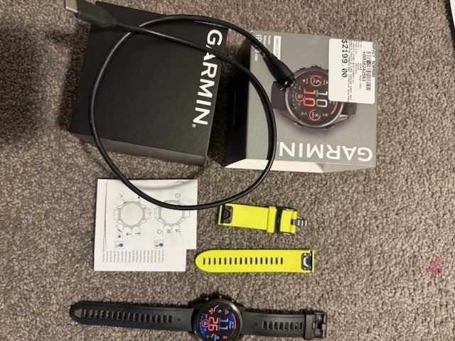 Garmin Fenix 8 43mm Amoled smart watch64028682674307110