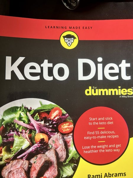 Keto guides and cook books (x3)64291951733123111