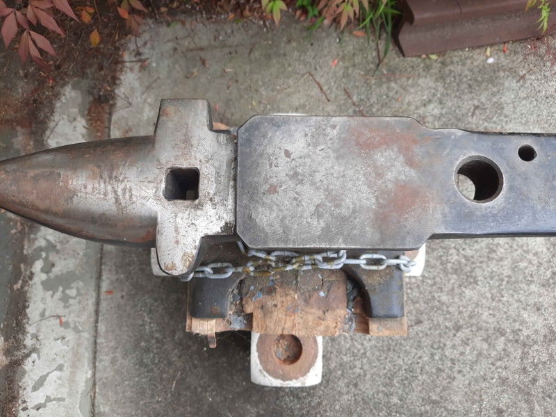 Blacksmithing Anvil 31.5kgs/70LBS + Stand.64420154448641111