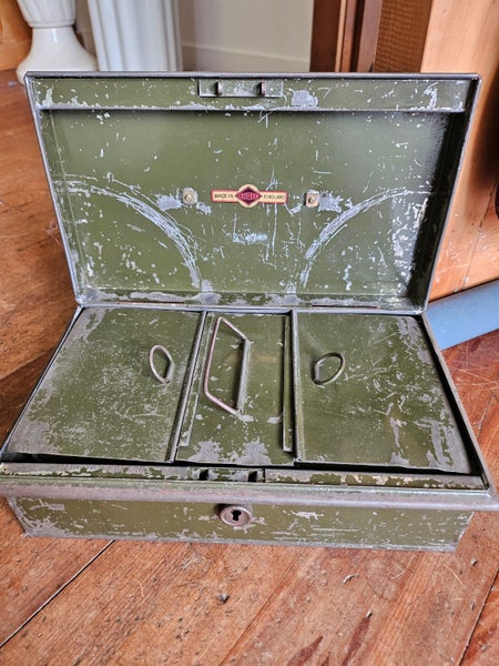 VINTAGE METAL CASH BOX Carousel 2