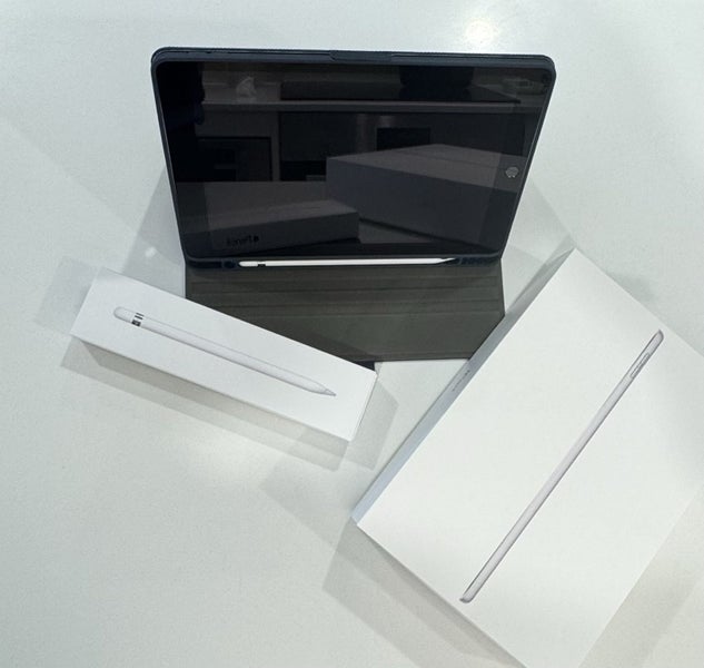 iPad and Apple Pencil - Excellent Condition64029123307905114