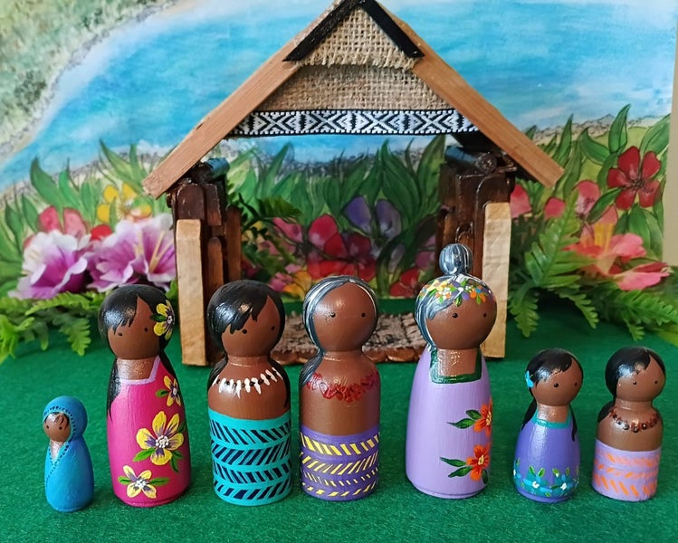 7 piece Aiga set with Fale Carousel 2