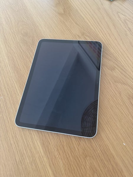 Apple iPad 10th Generation / 64GB / Great Condition / Quick Sell Price64030094715266113