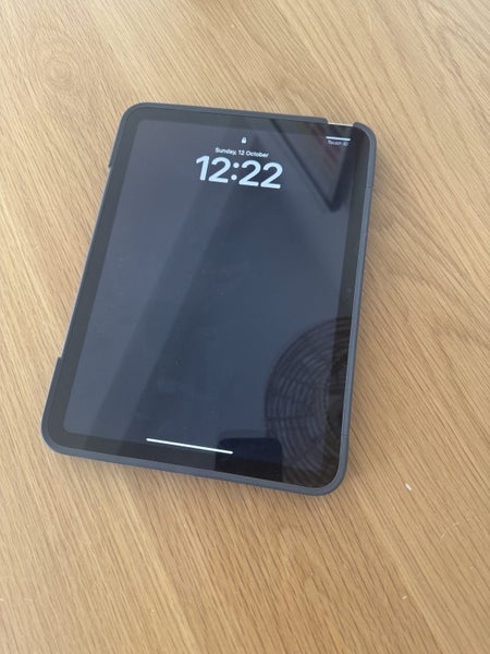 Apple iPad 10th Generation / 64GB / Great Condition / Quick Sell Price64030094715266110
