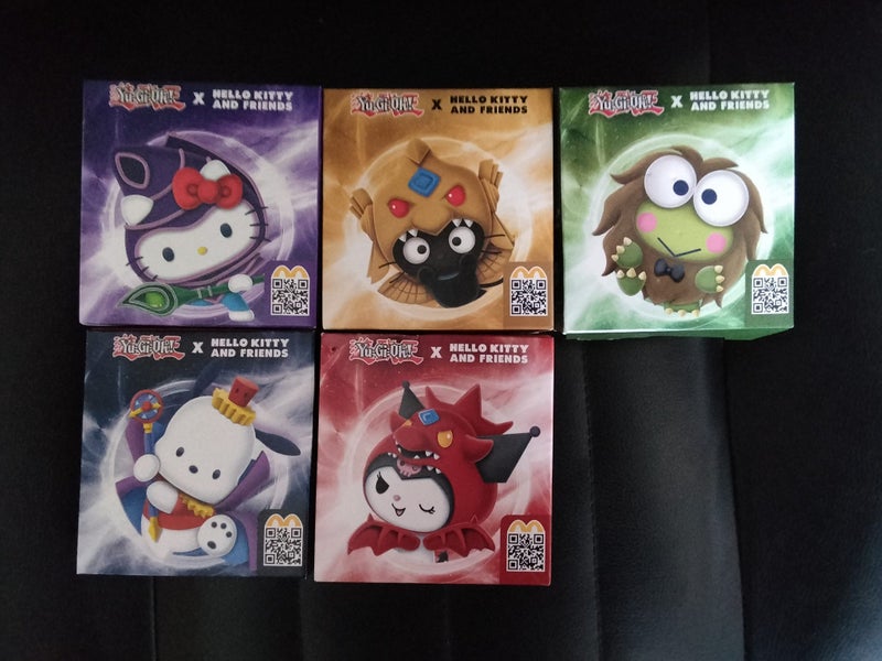 McDONALDS YU-GI-OH X HELLO KITTY AND FRIENDS Carousel 1